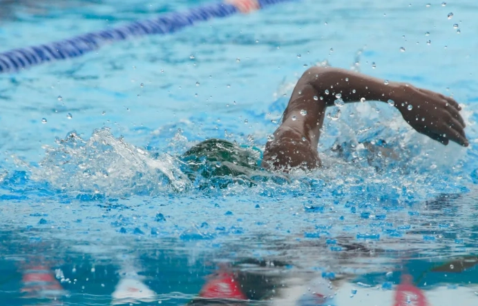 游泳減肥沒用？破解迷思：掌握關鍵方法，游泳瘦身效果翻倍