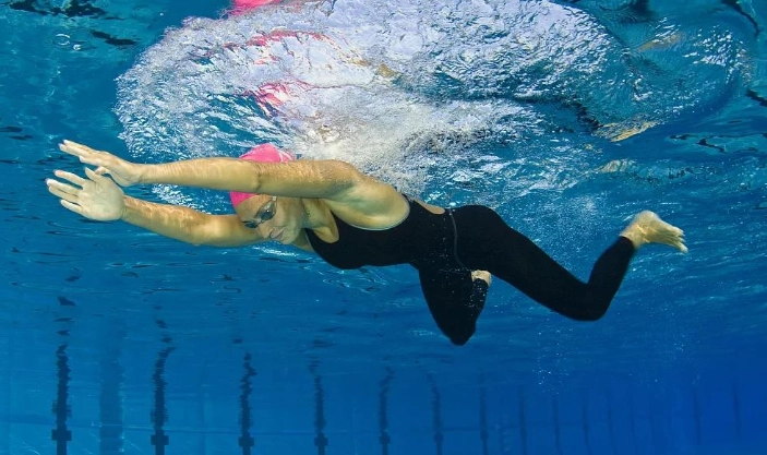 游泳避免肌肉流失
