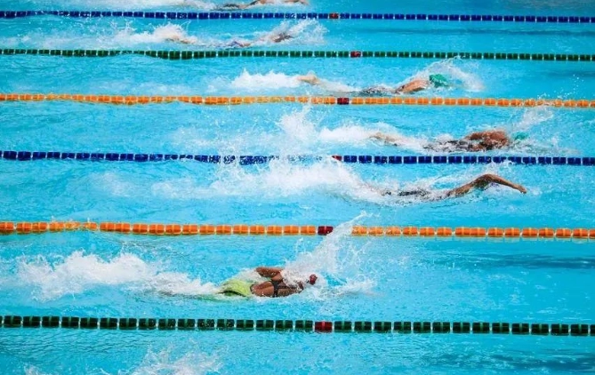 游泳一公里等於跑步幾公里？完整解析與實用對比指南