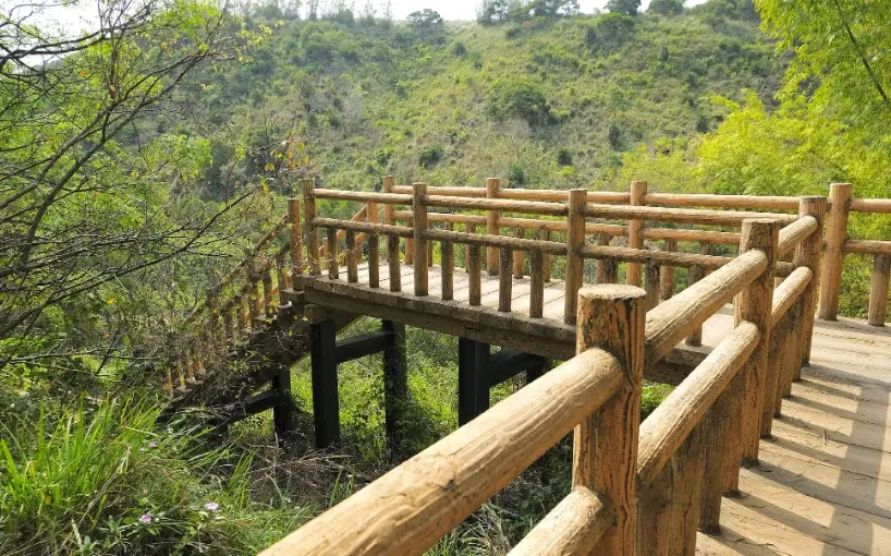 登山步道附近餐廳 登山步道附近餐廳
