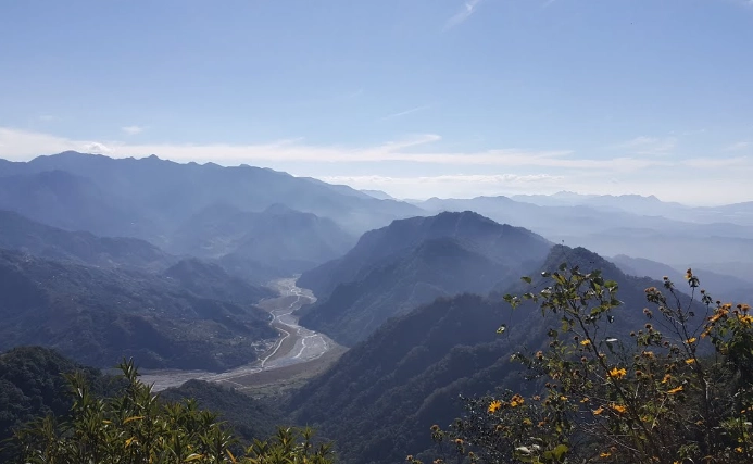 马那邦山登山 马那邦山登山