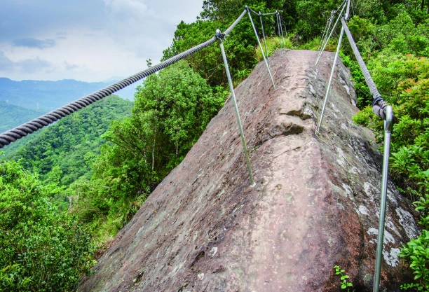 皇帝殿西峰登山
