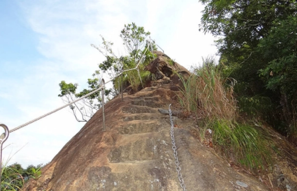 皇帝殿西峰登山