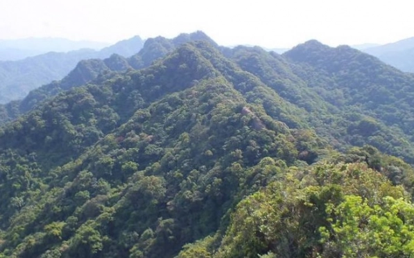 皇帝殿西峰登山